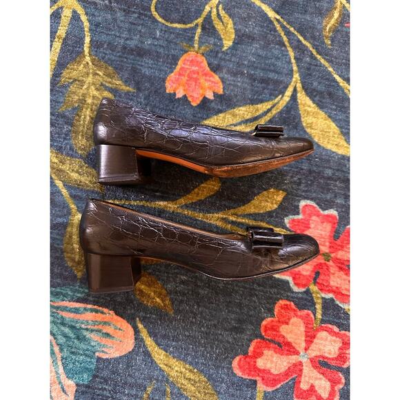 Salvatore Ferragamo Leather Vara Bow Heels Size 5 - Picture 3 of 9